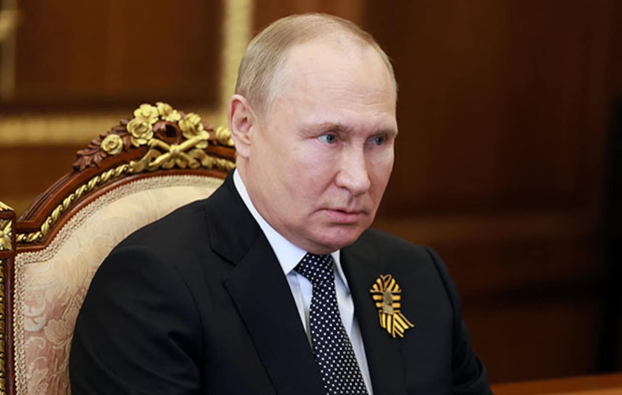 Doctors panic over Vladimir Putin as he suffers from “Blurred Vision And Numb Tongue”